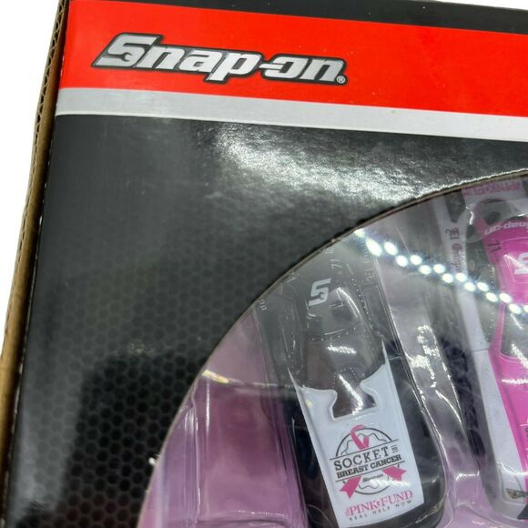 Auto World CP7703 Muticolor 1:64 Diecast Cruz Pedregon Timeline NHRA Toy Car - Picture 6 of 12